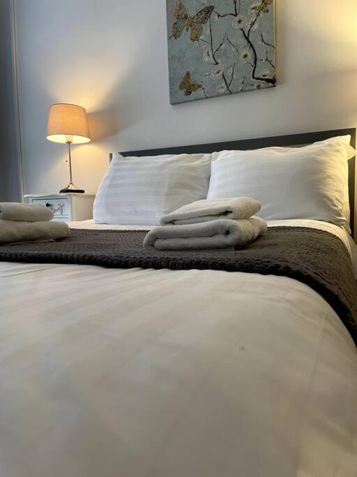 Flat 5 - 2 Bed Centre Affordable Quality Appartamento *